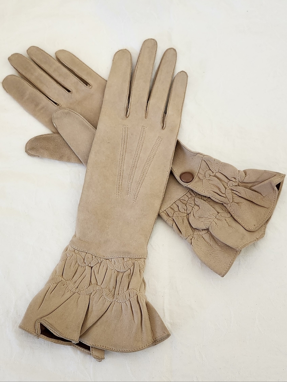 Frilly Tan Leather French Ladies Gloves